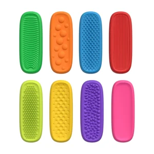 Ensemble de 8 manchons sensoriels anti stress, colorés, vue de dessus avec détails des textures
